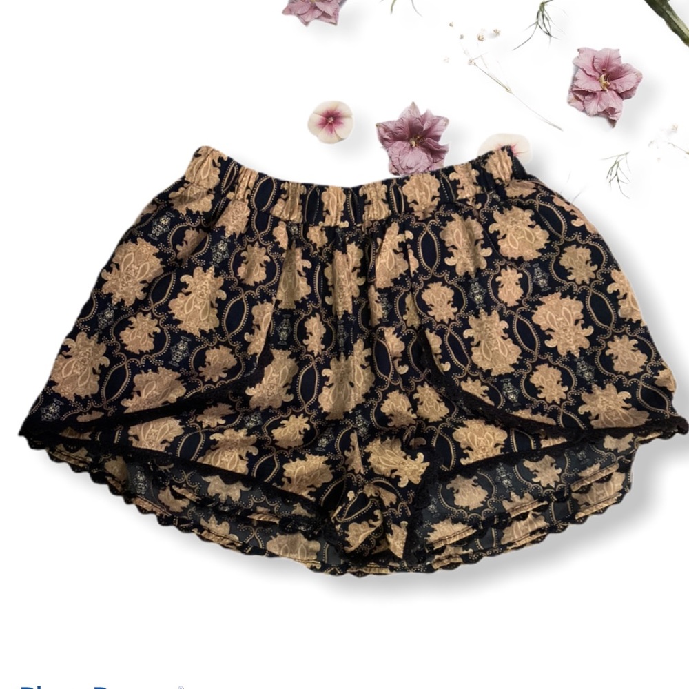 Double Zero Navy and Tan Damask Shorts / Skort - M